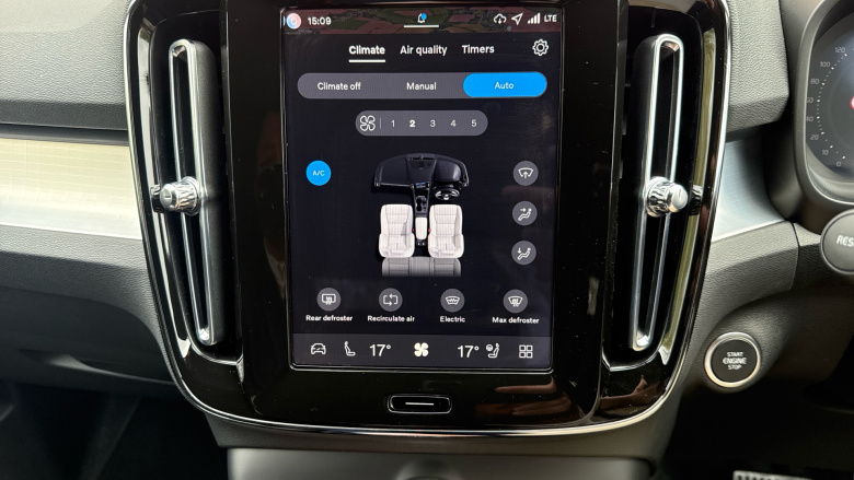 Volvo XC40 2.0 B3P Plus Black Edition 5dr Auto Petrol Estate